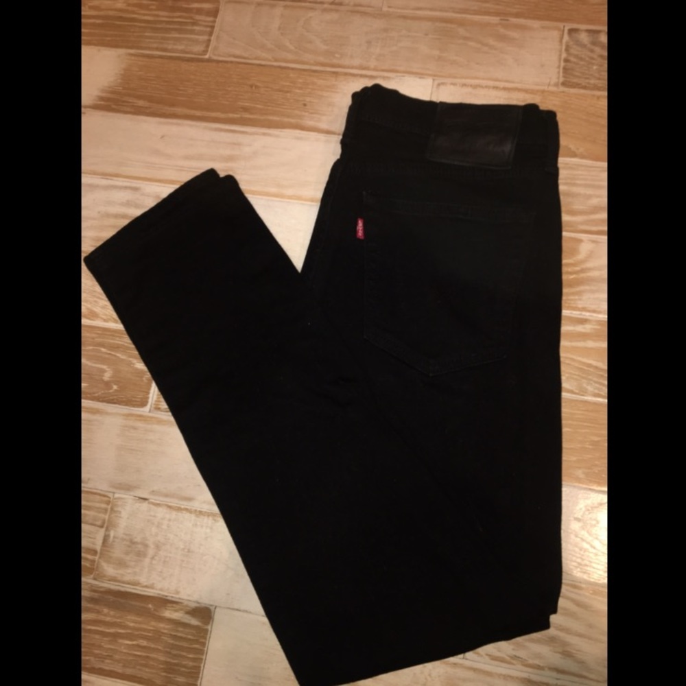 Men’s Black Straight-Leg Levi Jean